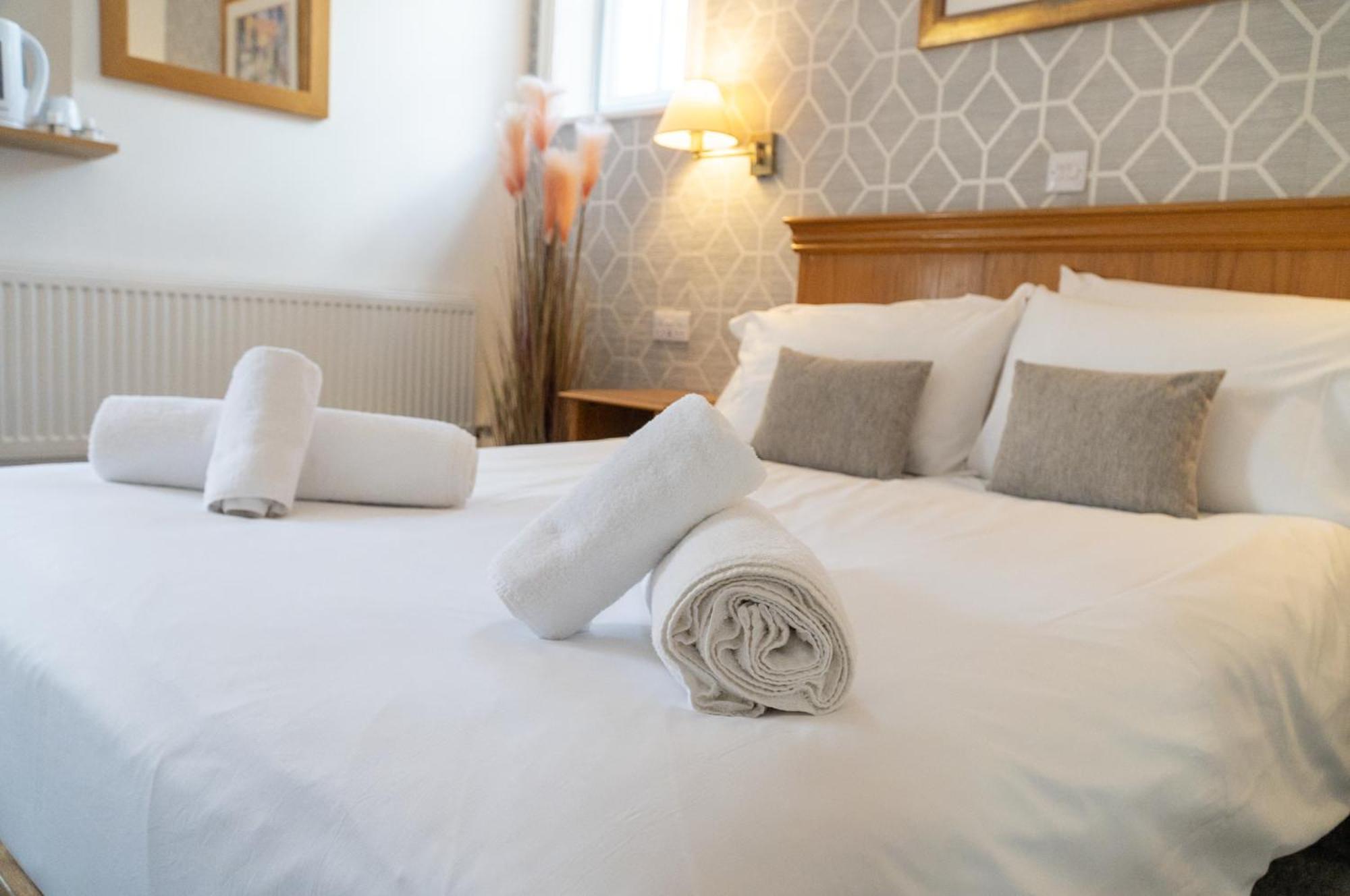 The Red Lion Hotel Spalding Room photo