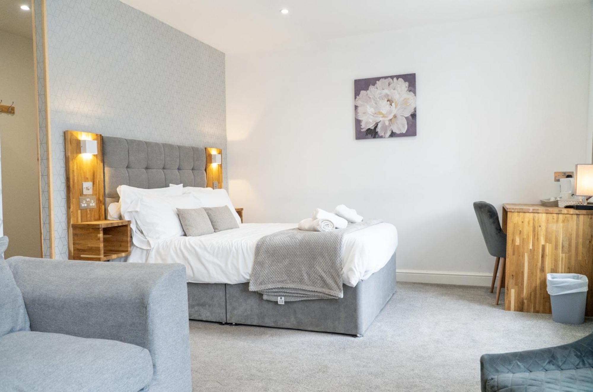 The Red Lion Hotel Spalding Room photo